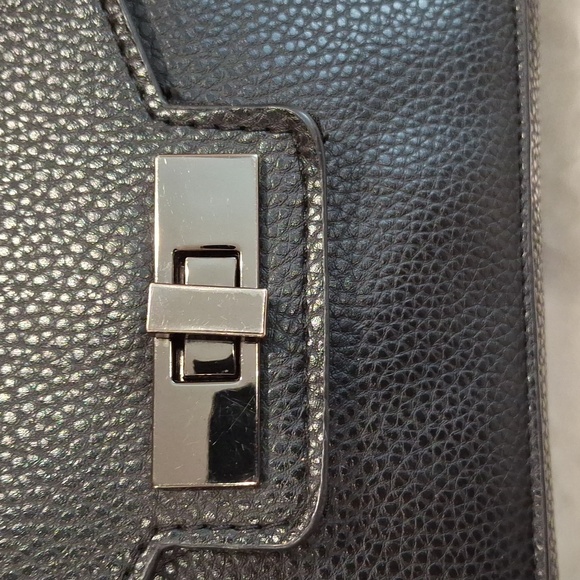 Crossbody - Picture 7 of 10